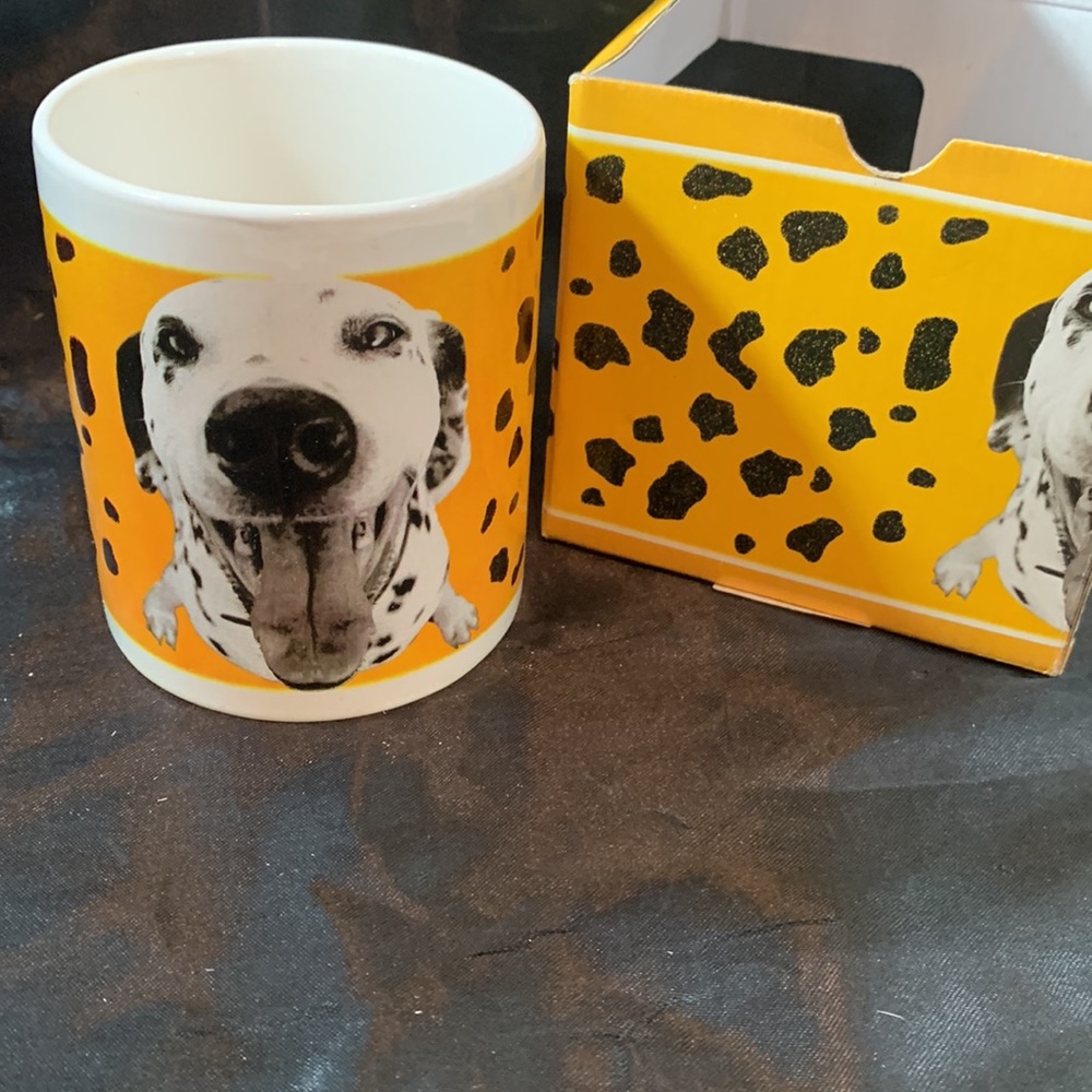 Avanti Dalmatian Face and Yellow Background with Black Spots - Picture 5 of 8